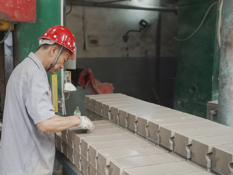 Strict Quality Control from Refractory Bricks Manufacturers