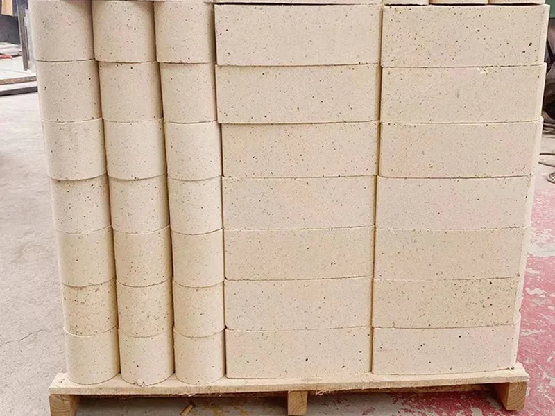 Package of Curved Refractory Brick